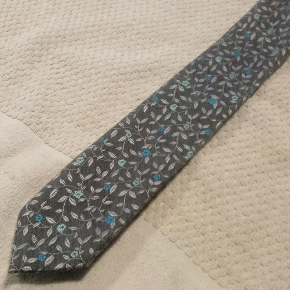 George tie - Picture 2 of 3